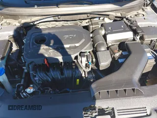 2018 Hyundai Sonata Limited with VIN 5NPE34AF3JH650520, listed as a IAAI auction lot 41292572 with 110,031 mi miles. Bid and sale history available at carsss.com. Image 10.