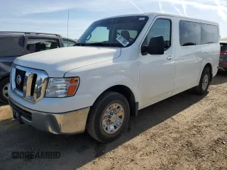 2015 Nissan NV SV z VIN 5BZBF0AA3FN853115, wystawiony jako Copart lot #56171985 z przebiegiem 255 311 mil mil oraz Czysty tytuł • Clean title. Historia ofert i sprzedaży dostępna na DreamBid. Obrazek 1.