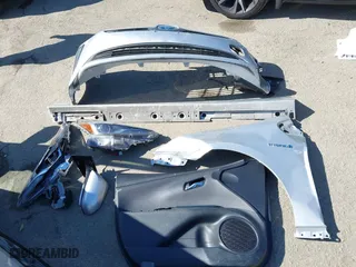 2019 Toyota Prius L Eco with VIN JTDKARFU5K3095256, listed as a IAAI auction lot 41594352 with 72,480 mi miles. Bid and sale history available at carsss.com. Image 12.