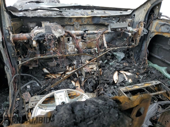 2017 Hyundai Santa Fe 2.4L z VIN 5NMZUDLB0HH042101, wystawiony jako Copart lot #55058145 z przebiegiem Nie podano mil oraz Szkoda całkowita • Salvage title. Historia ofert i sprzedaży dostępna na DreamBid. Obrazek 8.