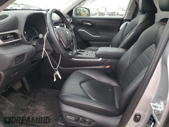2021 Toyota Highlander XLE with VIN 5TDHZRBH8MS535368, listed as a Copart auction lot 54688095 with 56,480 mi miles and Salvage title. Bid and sale history available at DreamBid. Image 7.