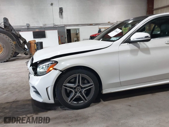 2021 Mercedes-Benz C 300 z VIN W1KWF8EB4MR633044, wystawiony jako IAAI lot #42360676 z przebiegiem 109 484 mil mil oraz . Historia ofert i sprzedaży dostępna na DreamBid. Obrazek 17.