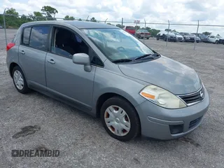 2012 Nissan Versa S z VIN 3N1BC1CP4CK234799, wystawiony jako IAAI lot #42424403 z przebiegiem 240 854 mil mil oraz . Historia ofert i sprzedaży dostępna na DreamBid. Obrazek 1.