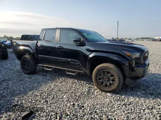 2024 Toyota Tacoma SR5 z VIN 3TYKB5FN9RT000743, wystawiony jako Copart lot #55725665 z przebiegiem 12 070 mil mil oraz Szkoda całkowita • Salvage title. Historia ofert i sprzedaży dostępna na DreamBid. Obrazek 4.