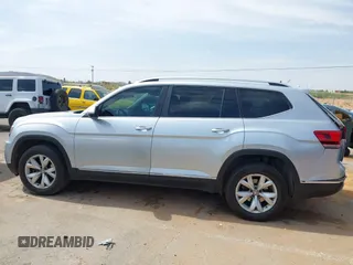 2018 Volkswagen Atlas SEL with VIN 1V2MR2CAXJC537383, listed as a IAAI auction lot 42353413 with 121,626 mi miles and . Bid and sale history available at DreamBid. Image 14.