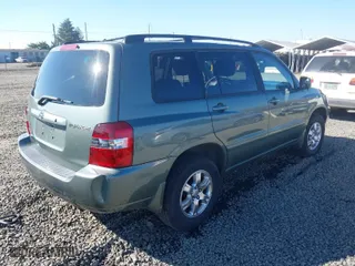 2004 Toyota Highlander with VIN JTEEP21AX40043007, listed as a IAAI auction lot 41675720 with 212,330 mi miles. Bid and sale history available at carsss.com. Image 4.