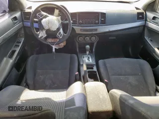 2015 Mitsubishi Lancer ES z VIN JA32U2FU8FU006101, wystawiony jako Copart lot #58006895 z przebiegiem Nie podano mil oraz Czysty tytuł • Clean title. Historia ofert i sprzedaży dostępna na DreamBid. Obrazek 8.
