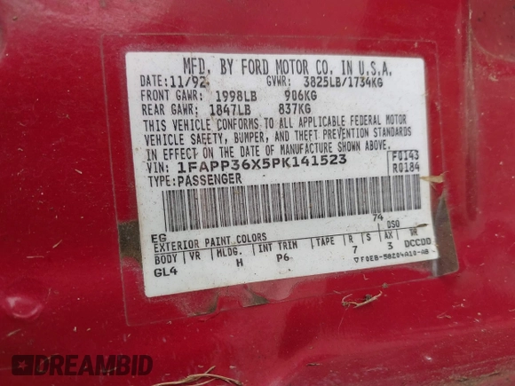1993 Ford Tempo z VIN 1FAPP36X5PK141523, wystawiony jako IAAI lot #42042016 z przebiegiem 7 892 mil mil oraz . Historia ofert i sprzedaży dostępna na DreamBid. Obrazek 9.