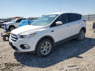 2019 Ford Escape SE z VIN 1FMCU9G98KUB10912, wystawiony jako Copart lot #53534045 z przebiegiem 146 124 mil mil oraz Szkody całkowita. Historia ofert i sprzedaży dostępna na DreamBid. Obrazek 1.