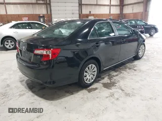 2012 Toyota Camry L z VIN 4T4BF1FK4CR258932, wystawiony jako IAAI lot #42138945 z przebiegiem 102 706 mil mil oraz . Historia ofert i sprzedaży dostępna na DreamBid. Obrazek 4.