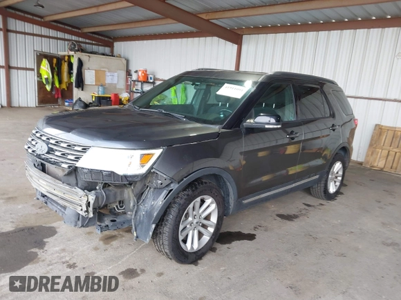 2017 Ford Explorer XLT with VIN 1FM5K7D80HGD04842, listed as a IAAI auction lot 41911091 with 90,680 mi miles and . Bid and sale history available at carsss.com. Image 18.