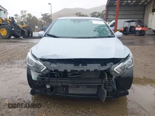 2024 Nissan Versa SV z VIN 3N1CN8EV1RL882882, wystawiony jako IAAI lot #41522203 z przebiegiem 4 673 mil mil oraz . Historia ofert i sprzedaży dostępna na DreamBid. Obrazek 13.