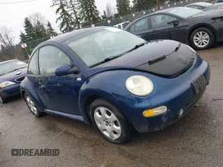 2003 Volkswagen New Beetle Coupe GLS with VIN 3VWCK21C73M428805, listed as a IAAI auction lot 41582870 with 200,010 mi miles. Bid and sale history available at carsss.com. Image 1.