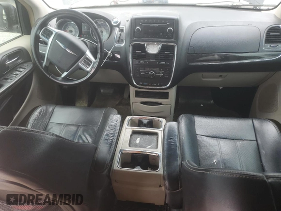 2012 Chrysler Town & Country Touring z VIN 2C4RC1BG9CR228345, wystawiony jako Copart lot #54477725 z przebiegiem 217 041 mil mil oraz Nie do naprawy • Non repairable. Historia ofert i sprzedaży dostępna na DreamBid. Obrazek 8.