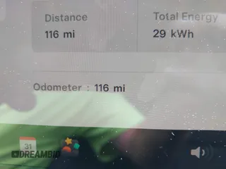 2025 Tesla Model 3 Long Range z VIN 5YJ3E1EAXSF929042, wystawiony jako IAAI lot #41929594 z przebiegiem 116 mil mil oraz . Historia ofert i sprzedaży dostępna na DreamBid. Obrazek 15.