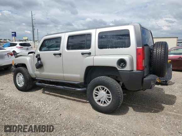 2008 Hummer H3 SUV with VIN 5GTEN13E588160000, listed as a Copart auction lot 70584094 with 205,544 mi miles and Salvage Title. Bid and sale history available at carsss.com. Image 2.