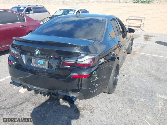 2013 BMW M5 with VIN WBSFV9C5XDD096234, listed as a IAAI auction lot 41498048 with 1 mi miles. Bid and sale history available at carsss.com. Image 4.