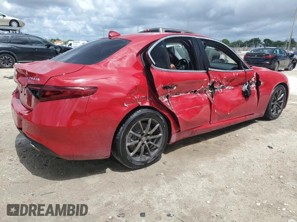2020 Alfa Romeo Giulia z VIN ZARFAMAN0L7631101, wystawiony jako Copart lot #62569805 z przebiegiem 27 223 mil mil oraz Czysty tytuł • Clean title. Historia ofert i sprzedaży dostępna na DreamBid. Obrazek 3.