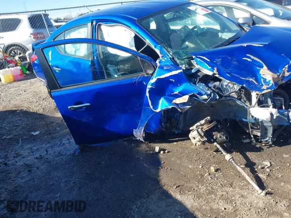 2016 Nissan Versa SV z VIN 3N1CN7AP9GL840460, wystawiony jako IAAI lot #41451719 z przebiegiem Nie podano mil oraz . Historia ofert i sprzedaży dostępna na DreamBid. Obrazek 6.