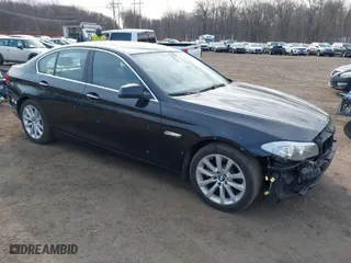 2013 BMW 5 Series 528i xDrive with VIN WBAXH5C54DD107785, listed as a IAAI auction lot 41781348 with 80,086 mi miles. Bid and sale history available at carsss.com. Image 1.