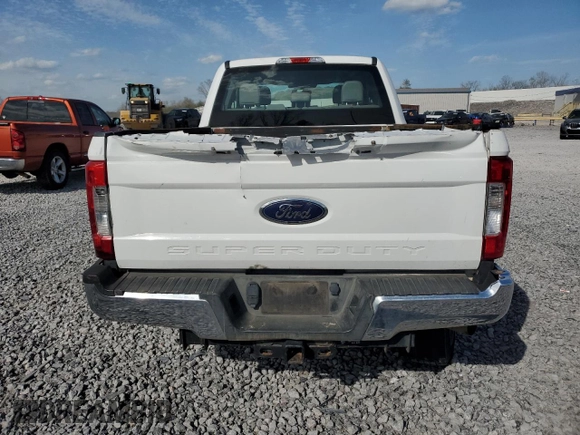 2019 Ford F-250 XL with VIN 1FT7X2B61KEG32082, listed as a Copart auction lot 49965105 with 104,658 mi miles and Salvage Title. Bid and sale history available at DreamBid. Image 6.