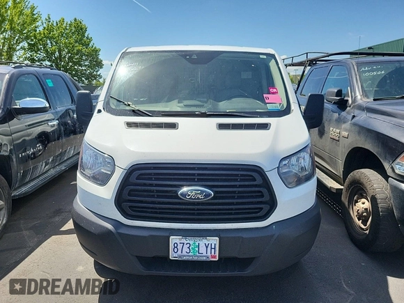 2019 Ford Transit z VIN 1FTYE1YM4KKB70936, wystawiony jako IAAI lot #42525385 z przebiegiem 233 237 mil mil oraz . Historia ofert i sprzedaży dostępna na DreamBid. Obrazek 34.