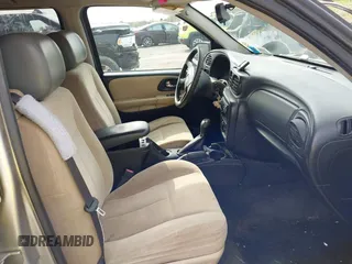 2005 Chevrolet TrailBlazer LT with VIN 1GNDT13S452232714, listed as a IAAI auction lot 42166555 with 168,106 mi miles and . Bid and sale history available at DreamBid. Image 5.