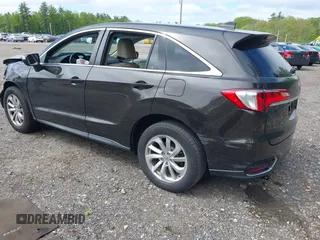 2017 Acura RDX z VIN 5J8TB4H35HL018194, wystawiony jako IAAI lot #42287760 z przebiegiem 125 418 mil mil oraz . Historia ofert i sprzedaży dostępna na DreamBid. Obrazek 3.