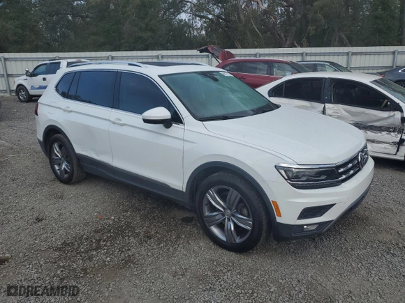 2018 Volkswagen Tiguan SEL Premium with VIN 3VV5B7AX0JM120238, listed as a Copart auction lot 44517575 with 81,991 mi miles and Salvage Title. Bid and sale history available at carsss.com. Image 4.