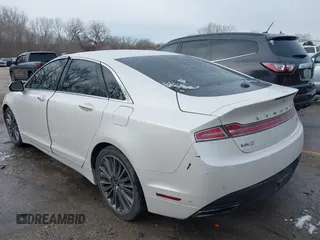 2013 Lincoln MKZ z VIN 3LN6L2G97DR823270, wystawiony jako IAAI lot #41746880 z przebiegiem 225 618 mil mil oraz . Historia ofert i sprzedaży dostępna na DreamBid. Obrazek 3.