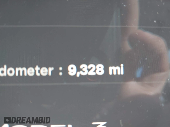 2024 Tesla Model 3 z VIN 5YJ3E1EA4RF751347, wystawiony jako IAAI lot #42185531 z przebiegiem 9 328 mil mil oraz . Historia ofert i sprzedaży dostępna na DreamBid. Obrazek 14.