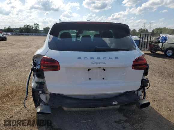 2017 Porsche Cayenne с VIN WP1AA2A21HKA82221, выставлен на аукционе Copart как лот 62022355 с пробегом 122 965 миль миль и Списание • Salvage title. История ставок и продаж доступна на DreamBid. Изображение 6.