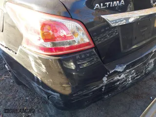 2013 Nissan Altima 2.5 SL with VIN 1N4AL3AP5DC911671, listed as a IAAI auction lot 41036210 with 197,080 mi miles. Bid and sale history available at carsss.com. Image 15.