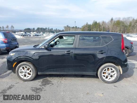 2020 Kia Soul S with VIN KNDJ23AU2L7014639, listed as a IAAI auction lot 41710687 with 99,590 mi miles. Bid and sale history available at carsss.com. Image 14.