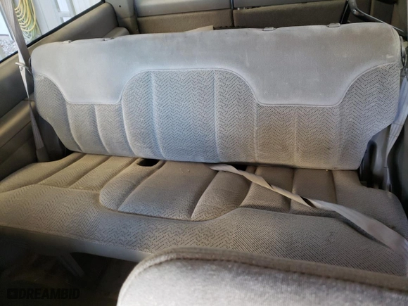 1998 Chevrolet Tahoe with VIN 3GNEK18R8WG147672, listed as a Copart auction lot 81992104 with 313,665 mi miles and Salvage Title. Bid and sale history available at carsss.com. Image 11.