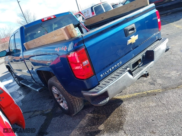 2017 Chevrolet Silverado 1500 LT with VIN 1GCVKREH9HZ137190, listed as a IAAI auction lot 41123725 with 85,959 mi miles. Bid and sale history available at carsss.com. Image 3.