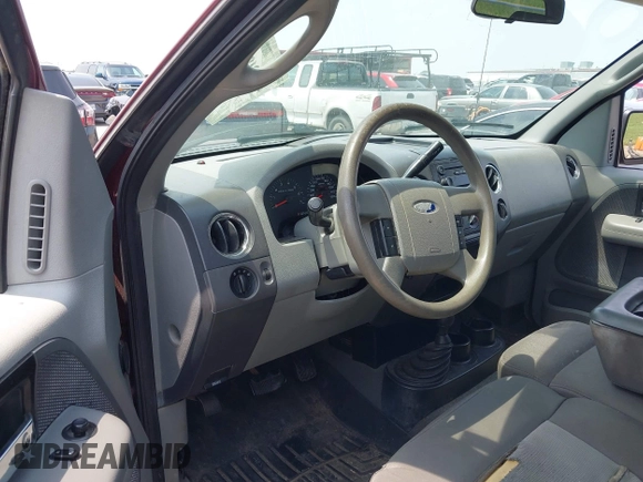 2005 Ford F-150 XL z VIN 1FTRF14545NB41150, wystawiony jako IAAI lot #42472198 z przebiegiem 198 358 mil mil oraz . Historia ofert i sprzedaży dostępna na DreamBid. Obrazek 8.