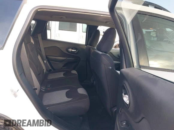 2016 Jeep Cherokee Altitude с VIN 1C4PJLAB8GW336631, выставлен на аукционе IAAI как лот 41117291 с пробегом 101 020 миль миль и . История ставок и продаж доступна на DreamBid. Изображение 8.