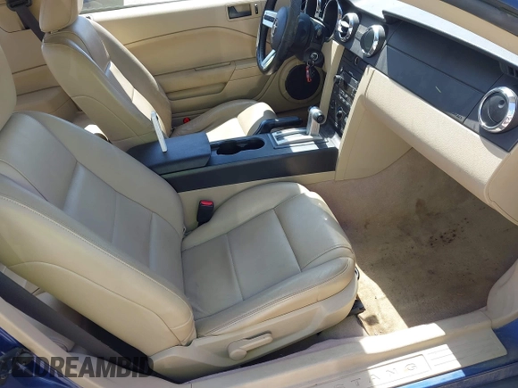 2007 Ford Mustang Deluxe with VIN 1ZVFT80N175341171, listed as a IAAI auction lot 42637888 with 122,279 mi miles and . Bid and sale history available at DreamBid. Image 5.