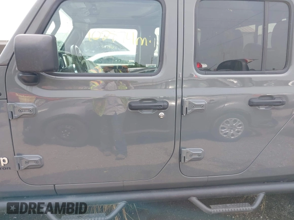 2020 Jeep Gladiator Overland with VIN 1C6HJTFG0LL169628, listed as a IAAI auction lot 42476729 with 102,874 mi miles and . Bid and sale history available at DreamBid. Image 15.