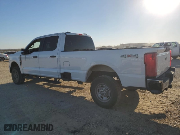 2023 Ford F-250 XL with VIN 1FT7W2BA3PEE18810, listed as a Copart auction lot 42390845 with 59,286 mi miles and Salvage title. Bid and sale history available at DreamBid. Image 2.