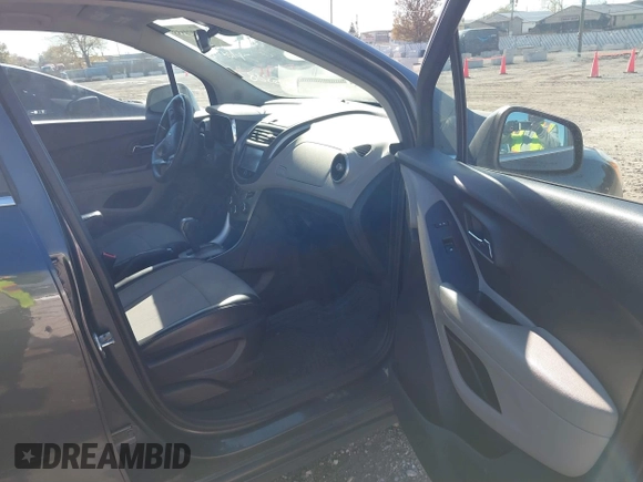 2016 Chevrolet Trax LT with VIN 3GNCJPSB7GL265388, listed as a IAAI auction lot 40809653 with 114,847 mi miles. Bid and sale history available at carsss.com. Image 5.