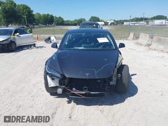 2024 Tesla Model 3 z VIN 5YJ3E1EA6RF747946, wystawiony jako IAAI lot #42042903 z przebiegiem 13 999 mil mil oraz . Historia ofert i sprzedaży dostępna na DreamBid. Obrazek 13.