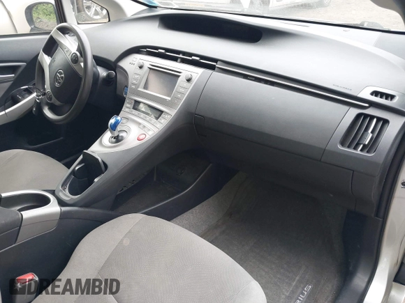 2015 Toyota Prius Four z VIN JTDKN3DU2F1935497, wystawiony jako IAAI lot #42330002 z przebiegiem 237 332 mil mil oraz . Historia ofert i sprzedaży dostępna na DreamBid. Obrazek 5.