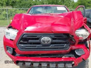 2018 Toyota Tacoma SR z VIN 5TFAX5GN3JX115019, wystawiony jako IAAI lot #42116802 z przebiegiem 190 220 mil mil oraz . Historia ofert i sprzedaży dostępna na DreamBid. Obrazek 10.