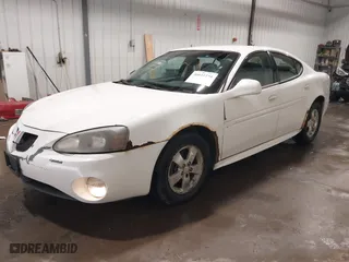 2007 Pontiac Grand Prix with VIN 2G2WP552X71147152, listed as a IAAI auction lot 40641194 with NaN miles. Bid and sale history available at carsss.com. Image 18.