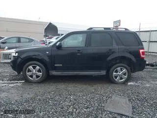 2008 Ford Escape Limited with VIN 1FMCU04118KD57249, listed as a IAAI auction lot 41739979 with 177,598 mi miles. Bid and sale history available at carsss.com. Image 14.