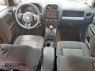 2016 Jeep Compass Sport z VIN 1C4NJCBA0GD743576, wystawiony jako Copart lot #55586915 z przebiegiem 106 709 mil mil oraz Szkoda całkowita • Salvage title. Historia ofert i sprzedaży dostępna na DreamBid. Obrazek 8.