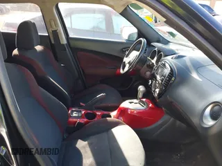 2016 Nissan Juke SV z VIN JN8AF5MV3GT657281, wystawiony jako IAAI lot #41587183 z przebiegiem 131 749 mil mil oraz . Historia ofert i sprzedaży dostępna na DreamBid. Obrazek 5.