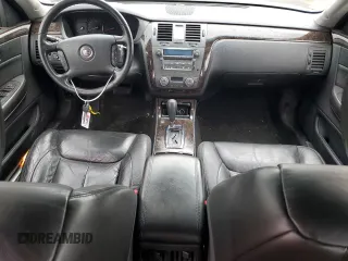 2010 Cadillac DTS 1SA z VIN 1G6KA5EY0AU125918, wystawiony jako Copart lot #45471305 z przebiegiem 56 685 mil mil oraz Szkoda całkowita • Salvage title. Historia ofert i sprzedaży dostępna na DreamBid. Obrazek 8.